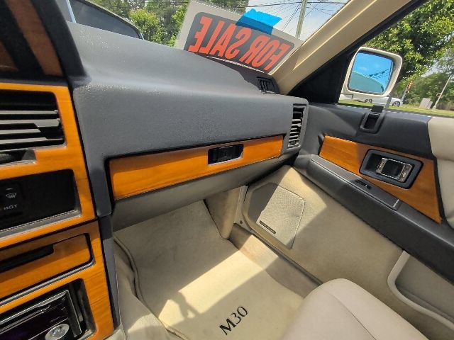 Used 1992 INFINITI M30 Convertible RWD image 7