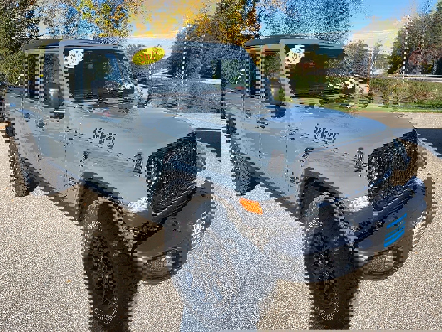 New 2025 Jeep Gladiator Sport image 4