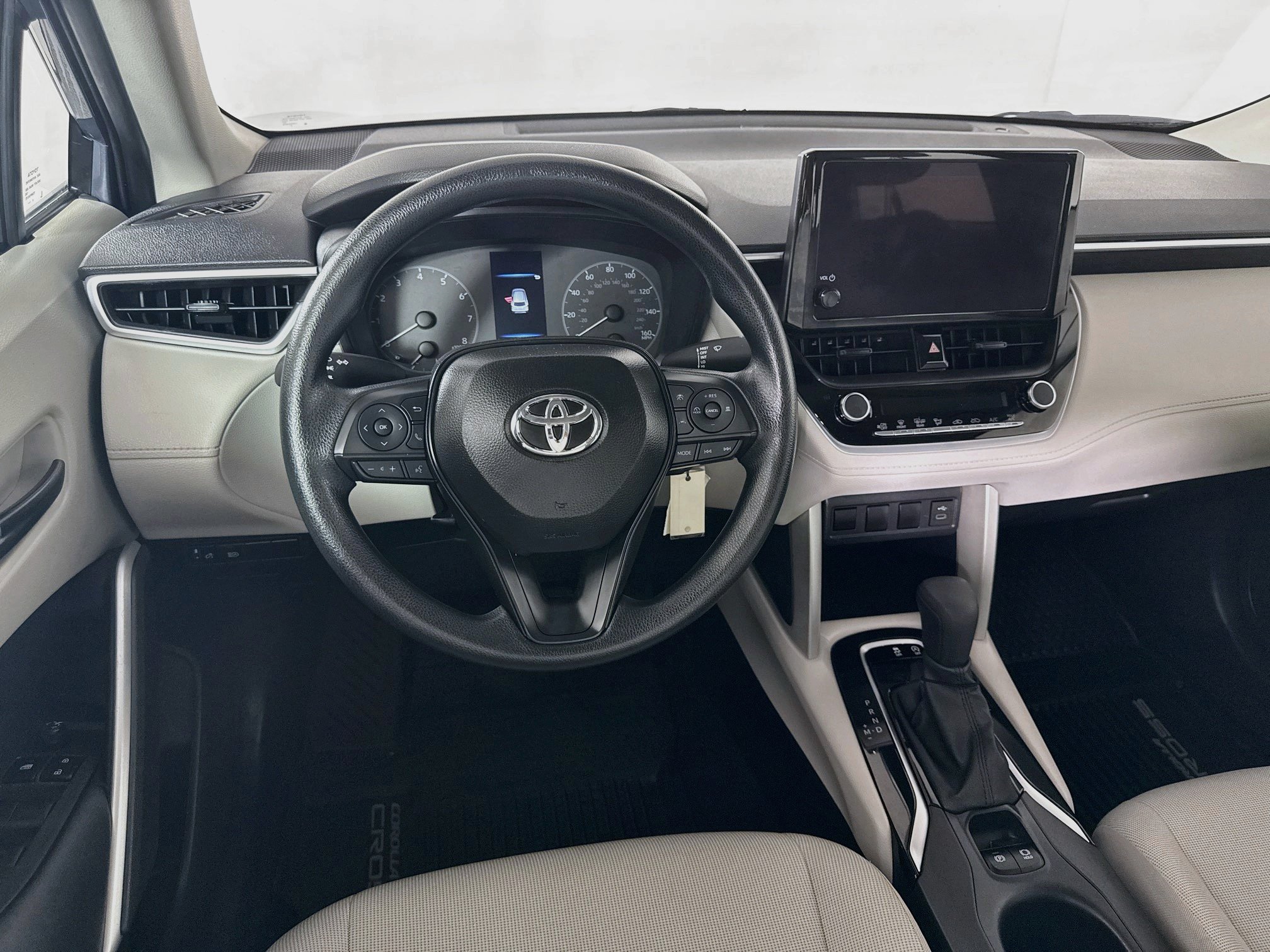 Used 2025 Toyota Corolla Cross L FWD image 22
