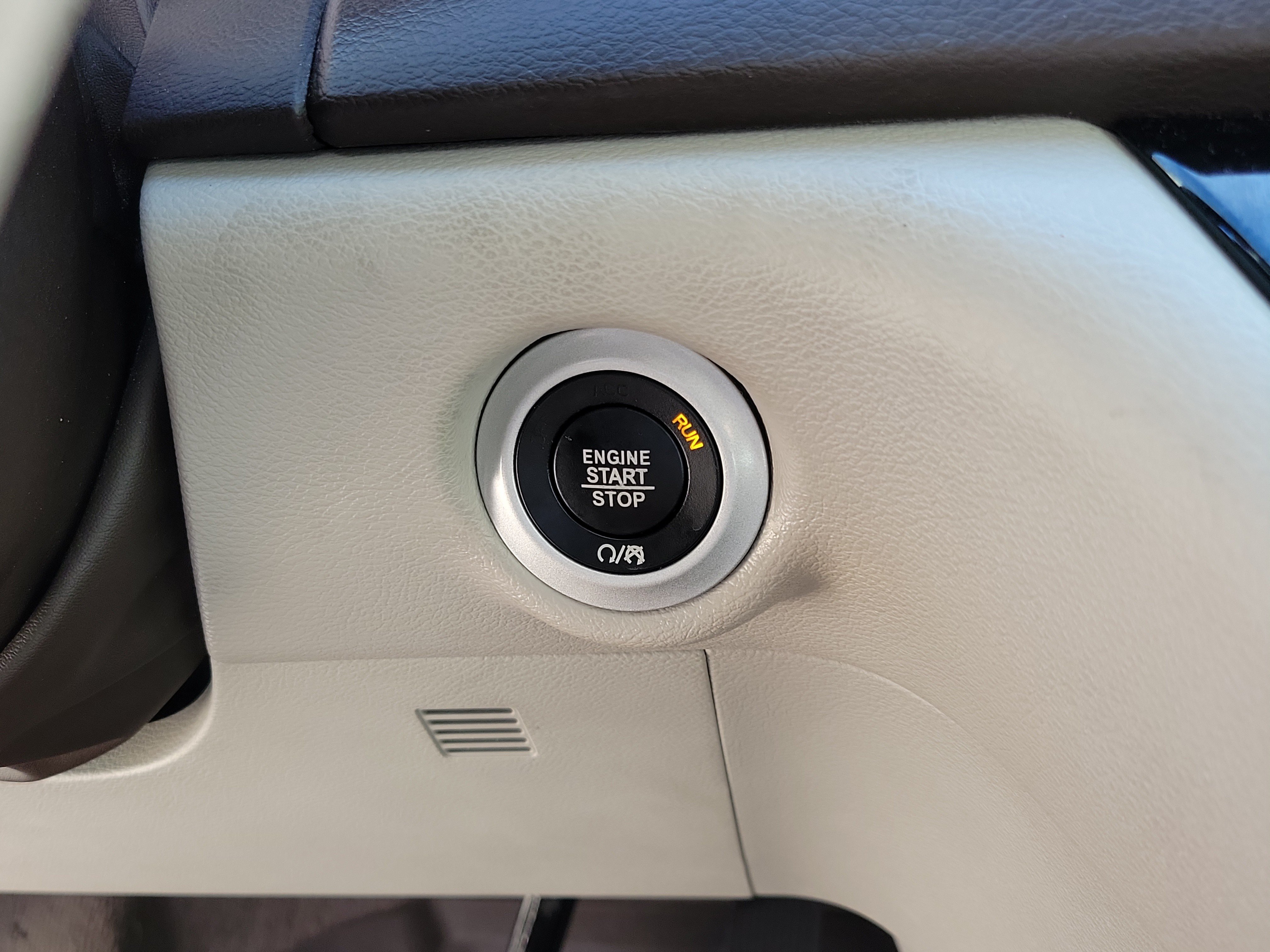 Used 2017 Chrysler Pacifica Touring-L Plus FWD image 21