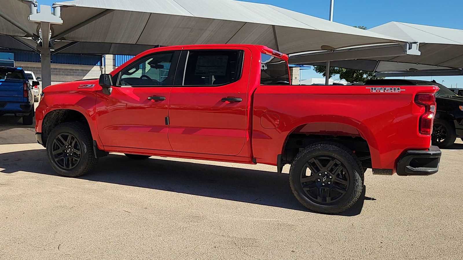 New 2026 Chevrolet Silverado 1500 Custom Trail Boss w/ LPO, Dark Essentials Package AWD/4WD image 7