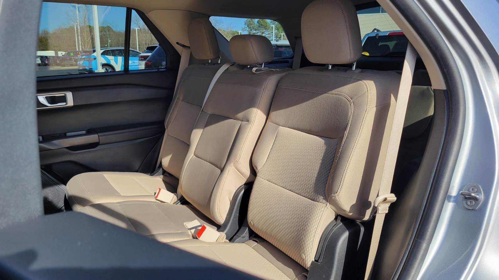 Used 2022 Ford Explorer Base image 26