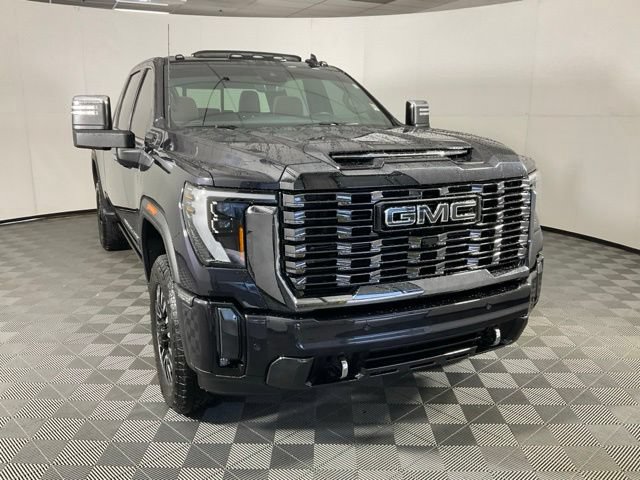 Used 2024 GMC Sierra 2500 Denali Ultimate w/ Max Trailering Package AWD/4WD image 3