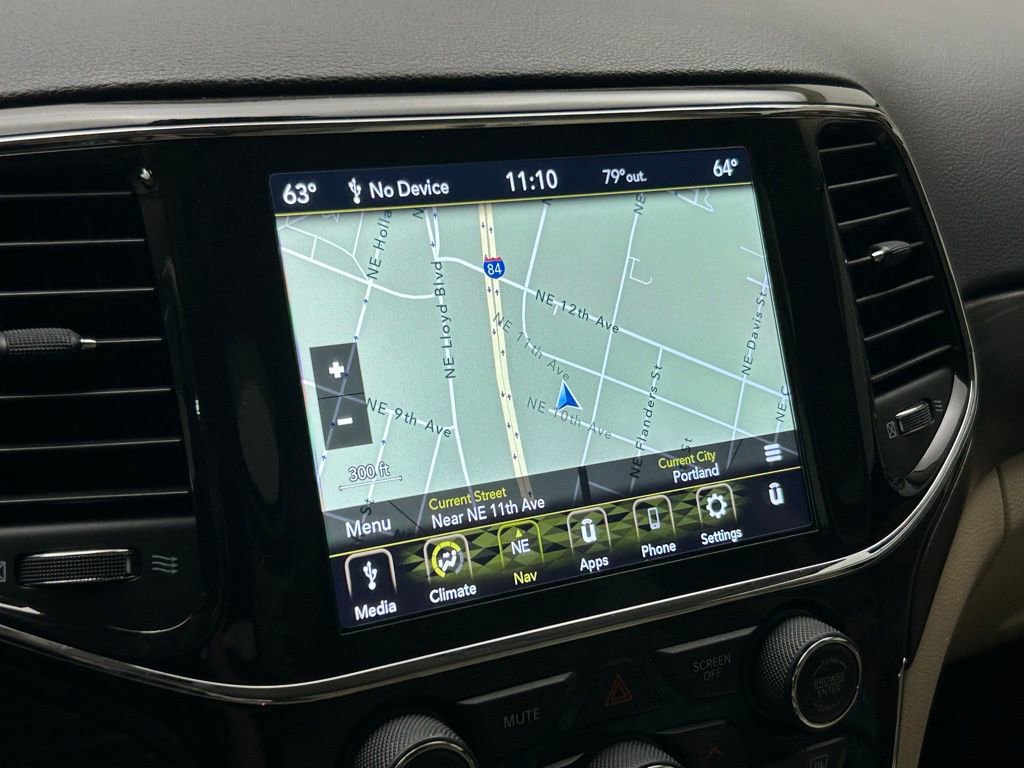 Certified 2022 Jeep Grand Cherokee Laredo E image 28