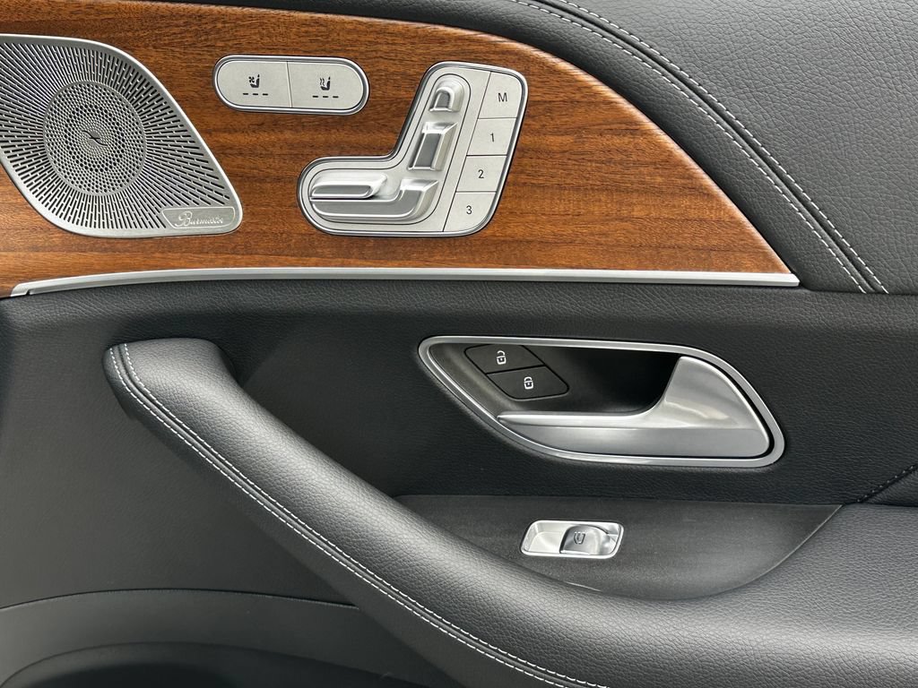 Certified 2025 Mercedes-Benz GLS 580 4MATIC image 17