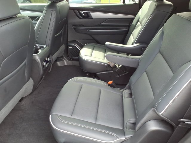 Used 2025 Buick Enclave Preferred FWD image 7