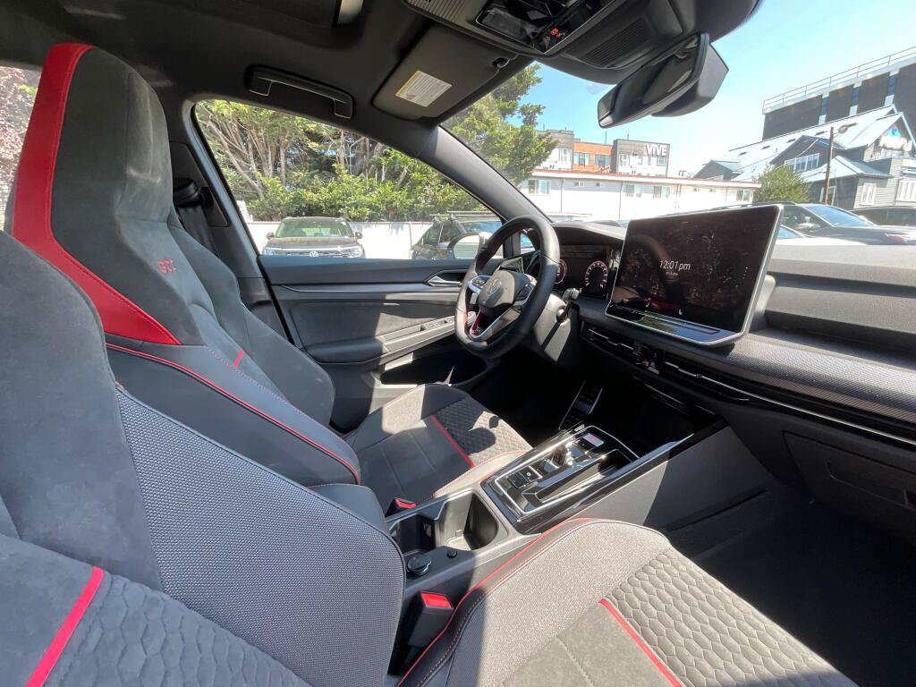 New 2026 Volkswagen GTI SE FWD image 18