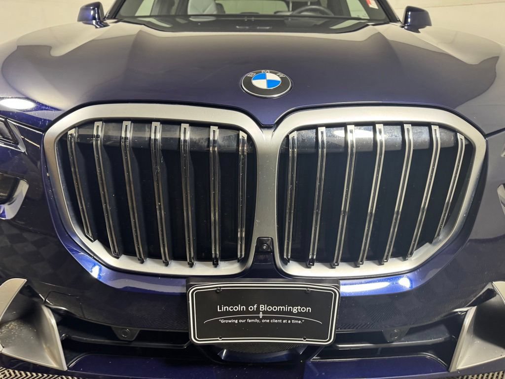 Used 2023 BMW X7 xDrive40i w/ Premium Package AWD/4WD image 9