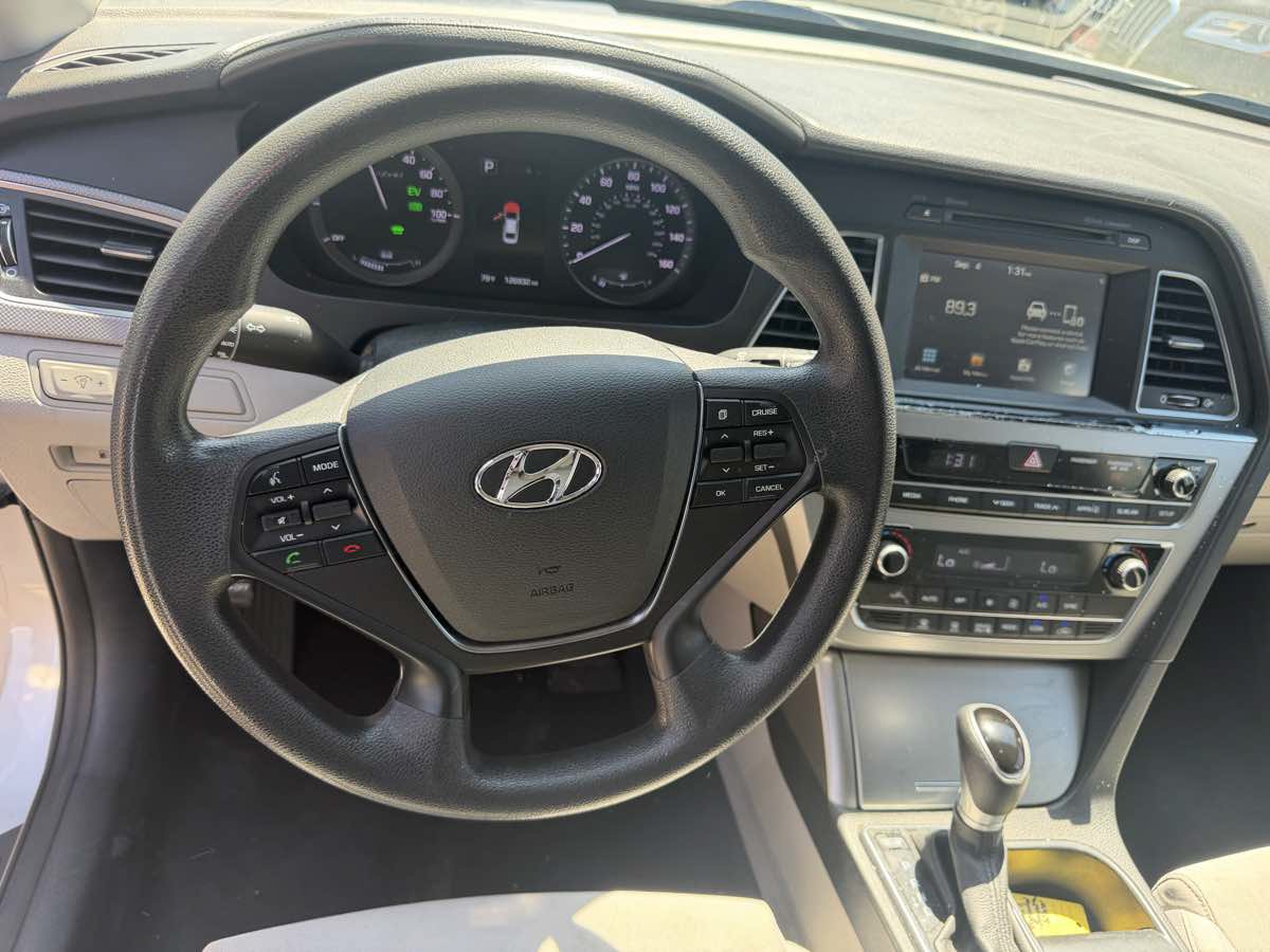 Used 2017 Hyundai Sonata SE FWD image 15