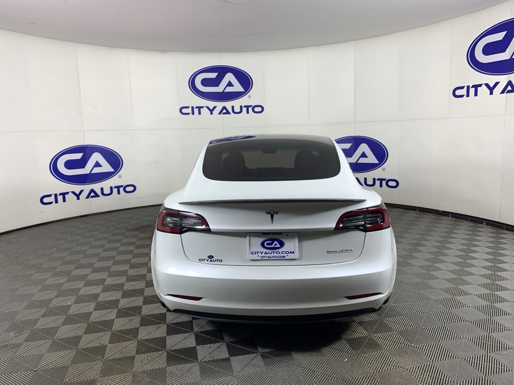 Used 2022 Tesla Model 3 Performance image 3