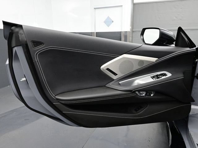 Used 2025 Chevrolet Corvette Z06 RWD image 7