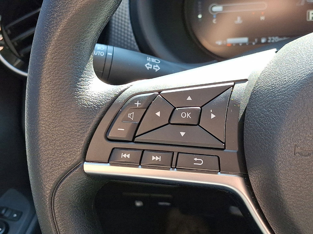 Certified 2024 Nissan Kicks SV w/ Interior Electronics Package image 17