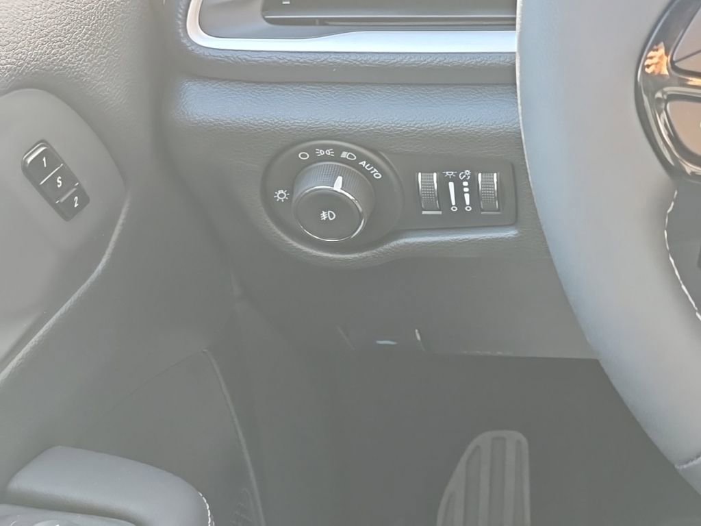 New 2026 Chrysler Pacifica Select w/ S Appearance Package image 30