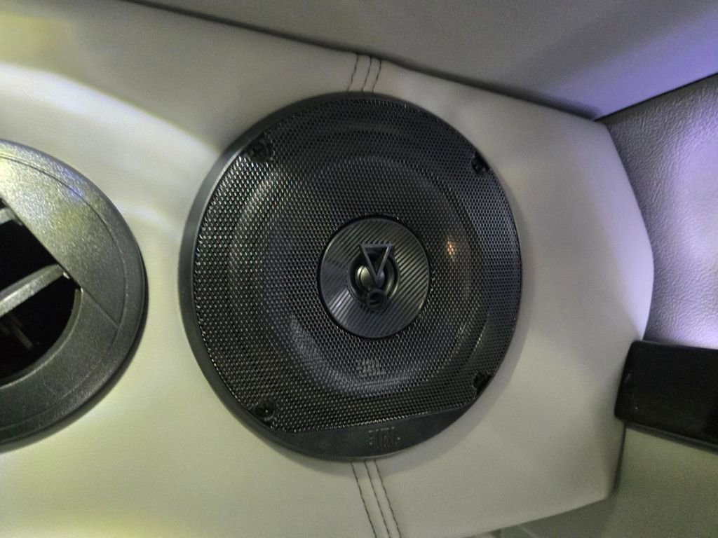 New 2024 GMC Savana 2500 image 31