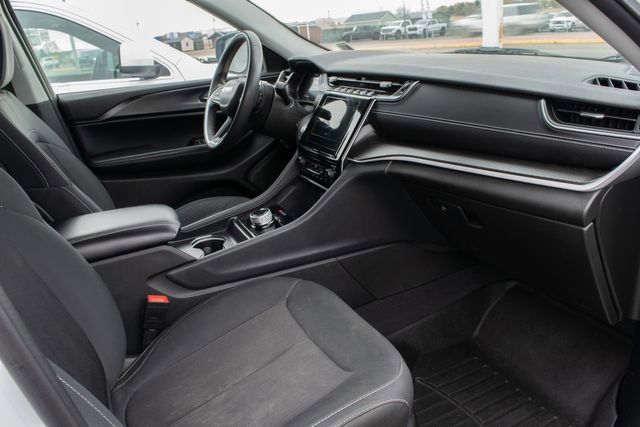 Used 2023 Jeep Grand Cherokee Laredo AWD/4WD image 20