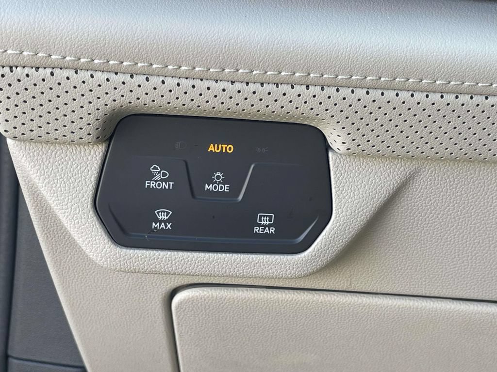 Certified 2024 Volkswagen Atlas SE FWD image 22