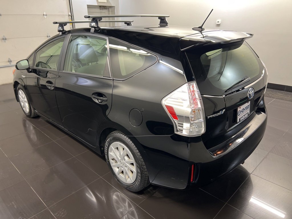 Used 2014 Toyota Prius V Three image 4