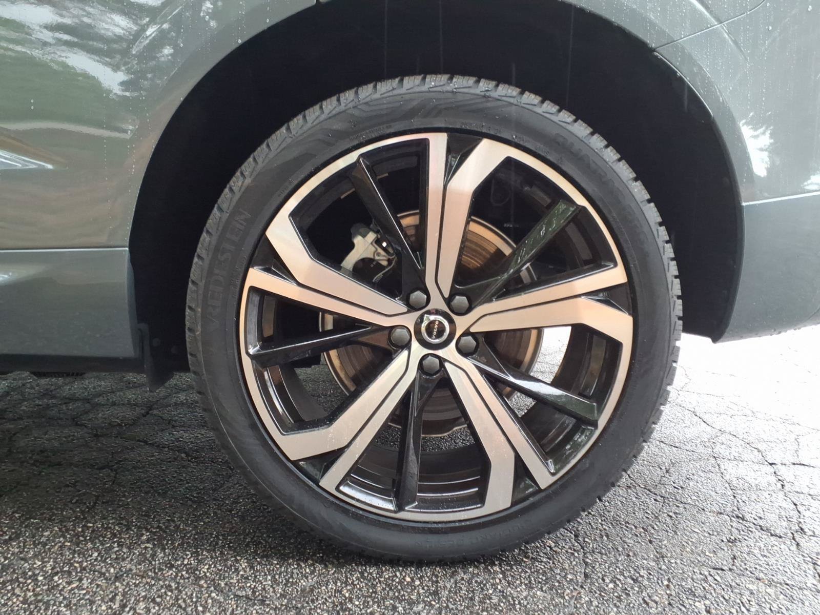 Certified 2024 Volvo XC60 T8 Ultimate w/ Protection Package Premier AWD/4WD image 10