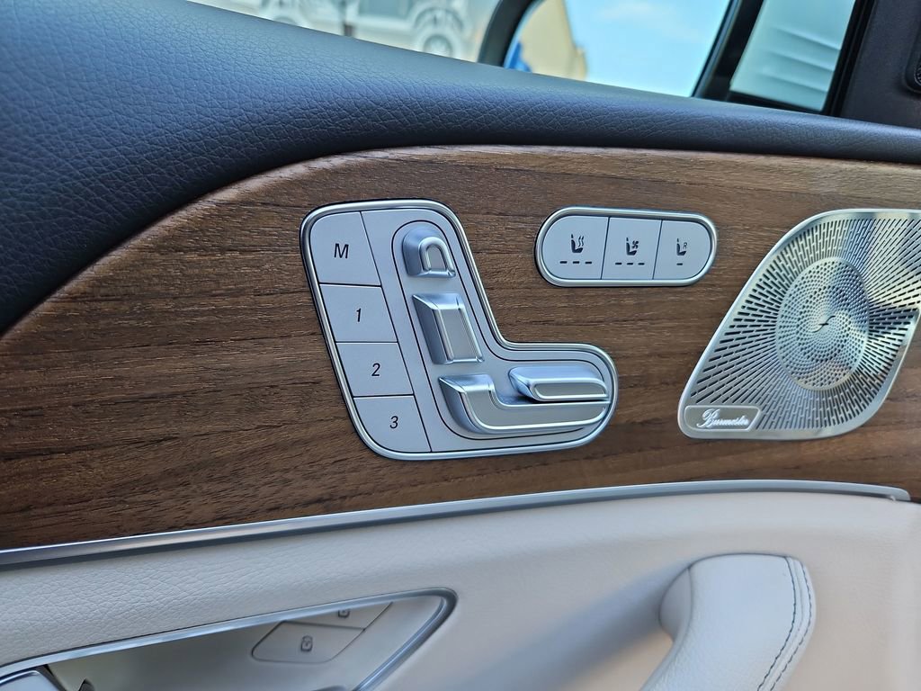 Used 2024 Mercedes-Benz GLS 450 4MATIC image 29