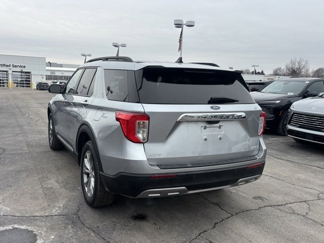 Used 2022 Ford Explorer XLT w/ Equipment Group 202A image 7