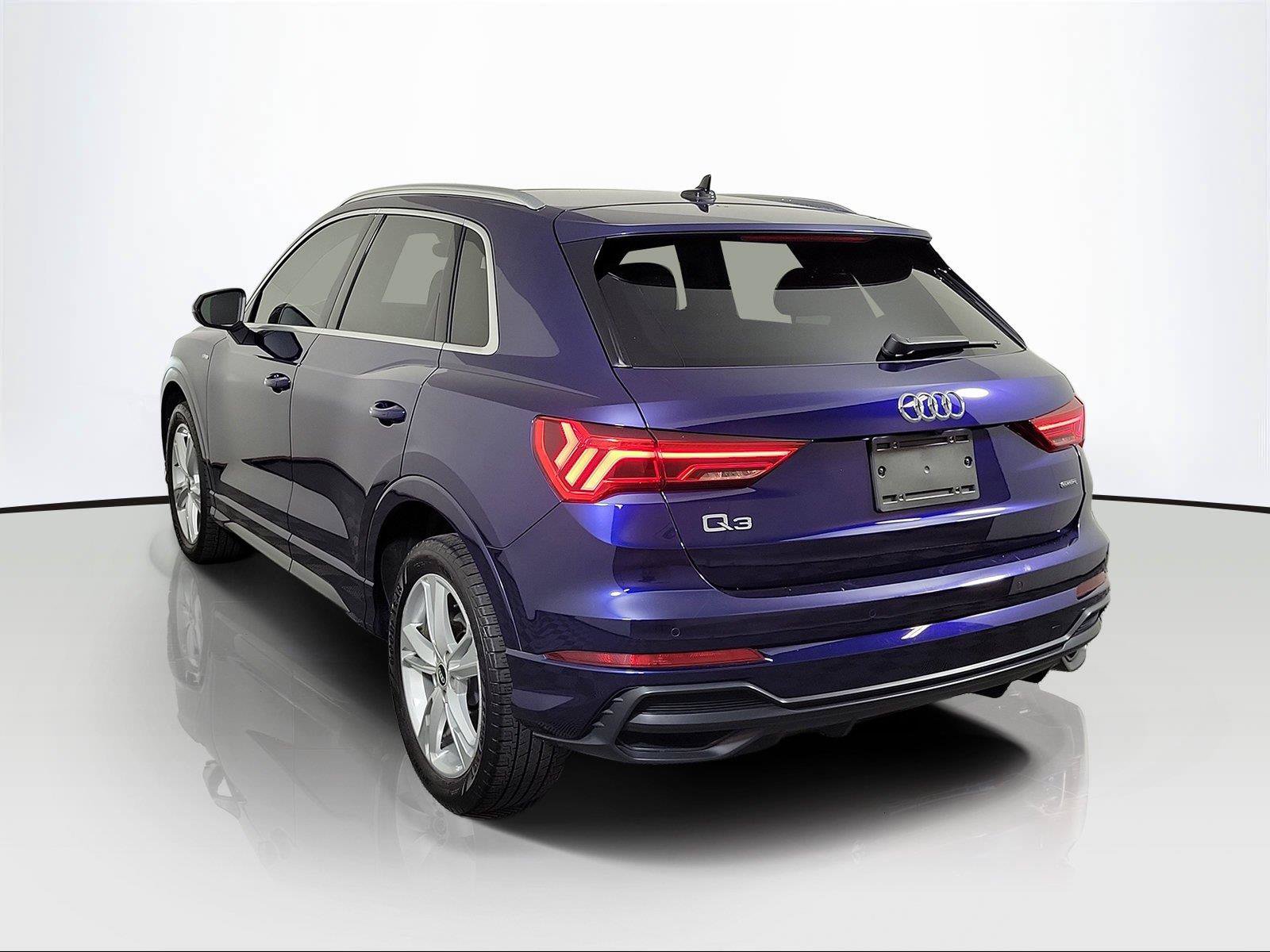 Used 2021 Audi Q3 2.0T Premium AWD/4WD image 4