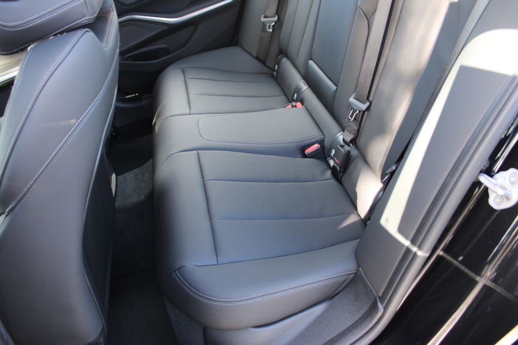 New 2026 BMW 330i xDrive Sedan w/ M Sport Package image 23