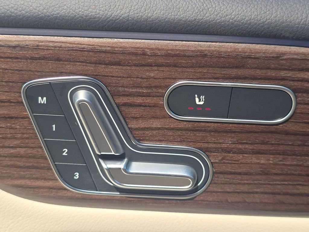 New 2026 Mercedes-Benz GLB 250 4MATIC image 5