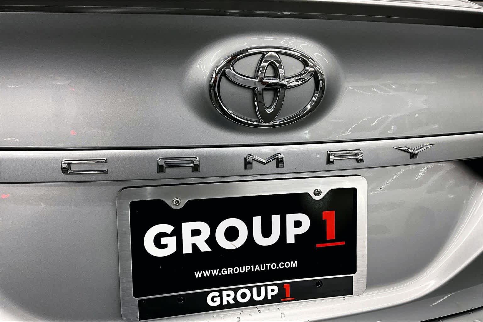 Used 2018 Toyota Camry SE FWD image 9