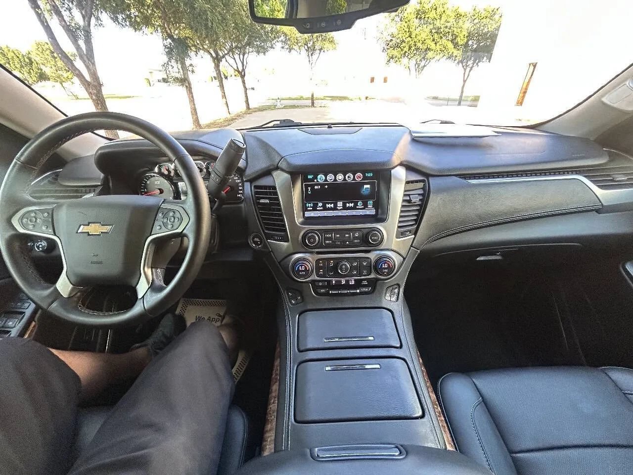 Used 2017 Chevrolet Suburban Premier RWD image 19