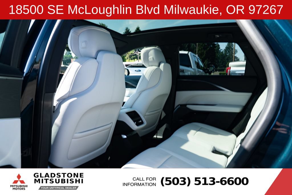 Used 2024 Cadillac Lyriq Luxury AWD/4WD image 23