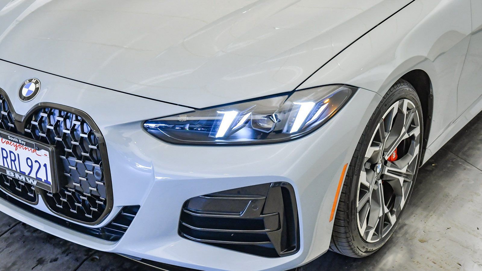 Used 2025 BMW 430i Coupe w/ M Sport Package image 9