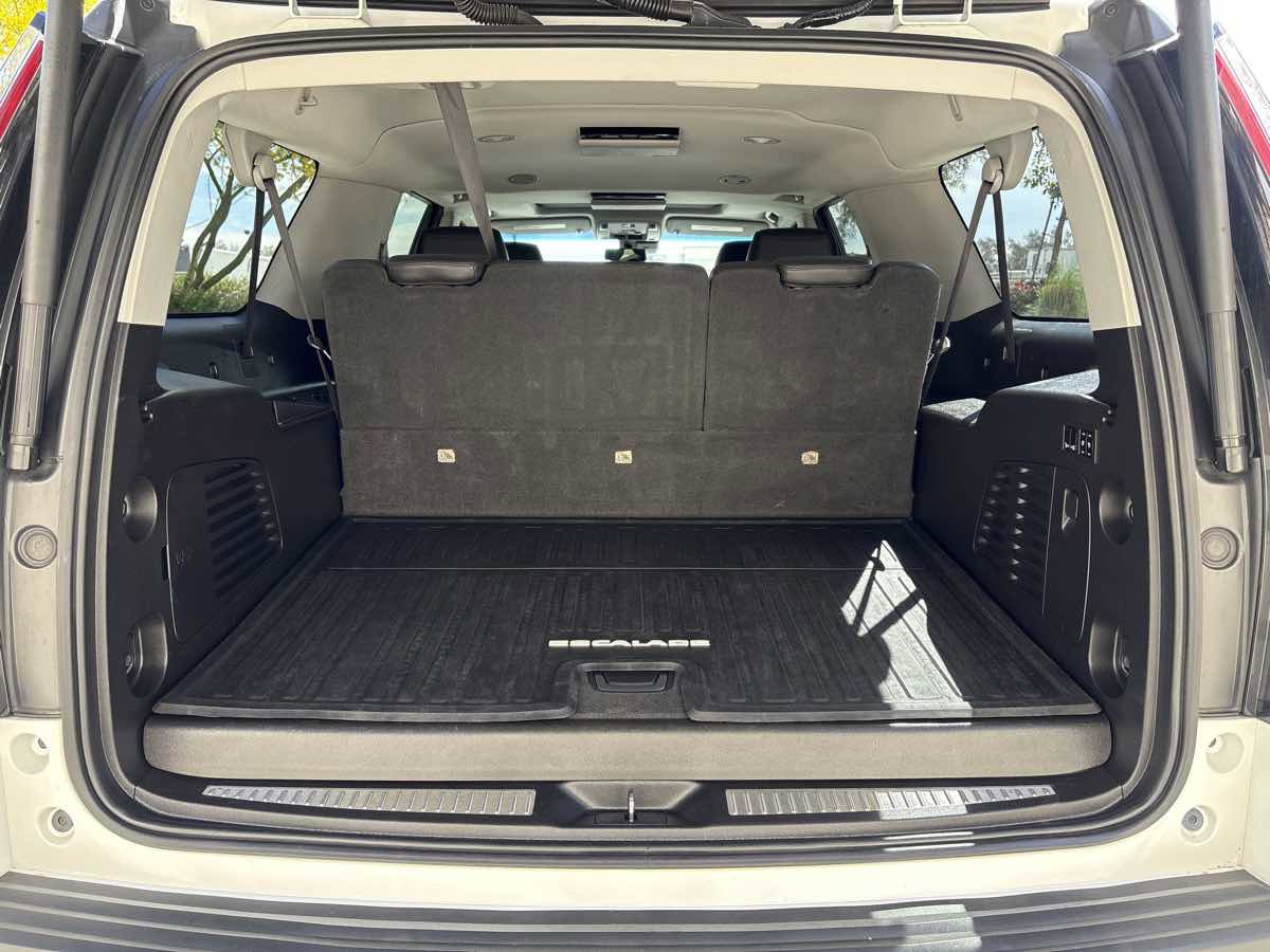 Used 2019 Cadillac Escalade ESV Luxury AWD/4WD image 11