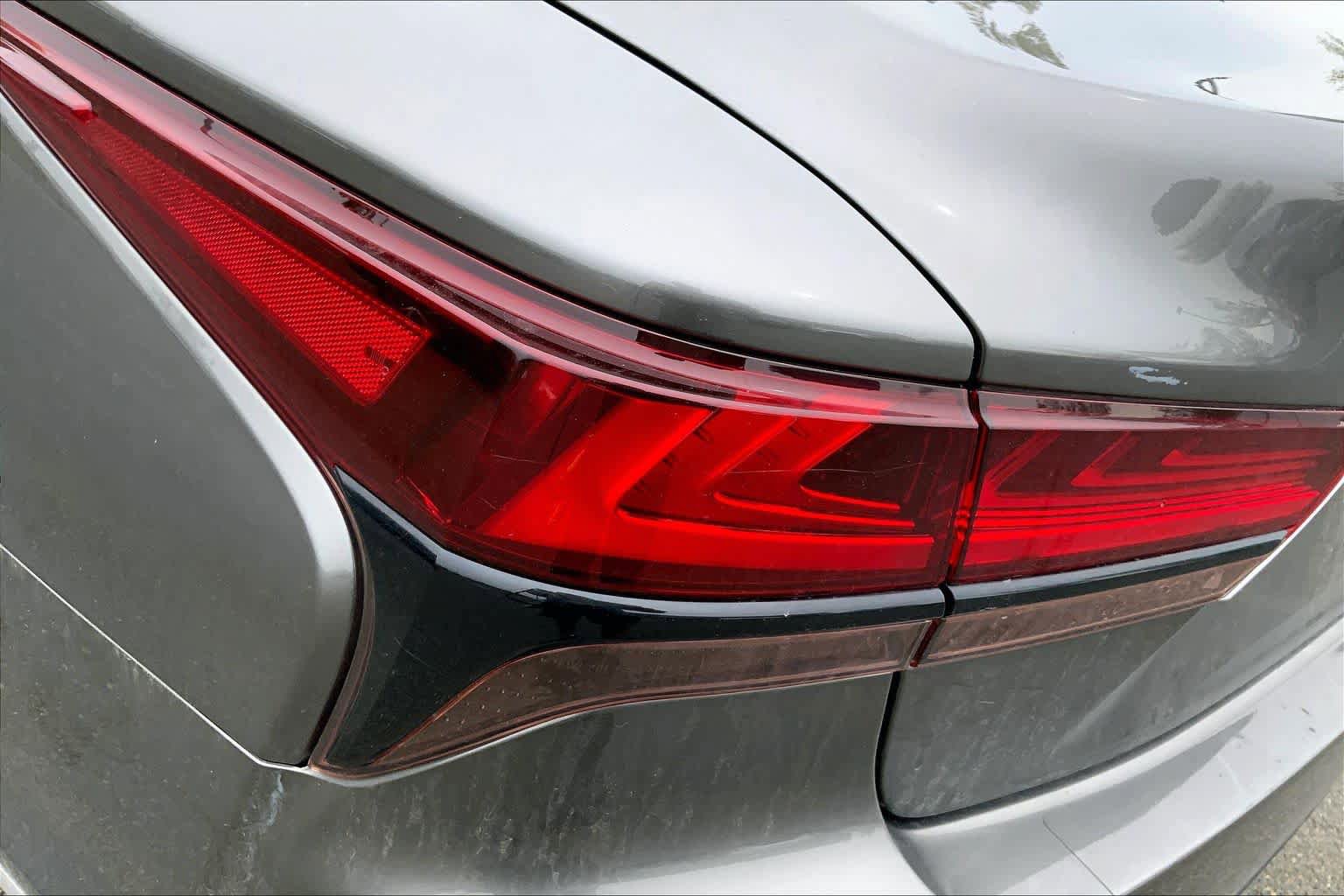 Used 2023 Lexus LS 500 AWD w/ Interior Upgrade Package image 29