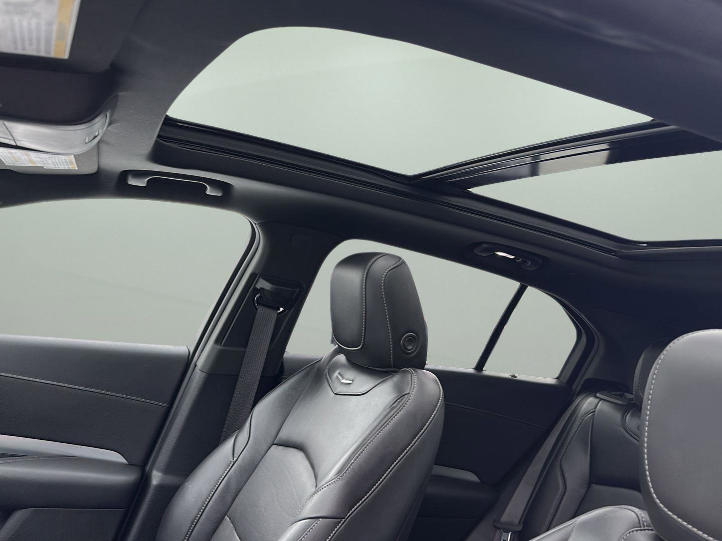 Used 2020 Cadillac XT4 Premium Luxury image 11