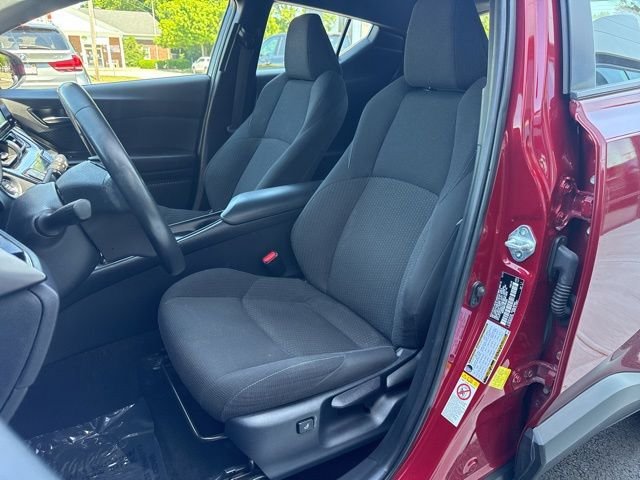 Used 2018 Toyota C-HR XLE FWD image 10