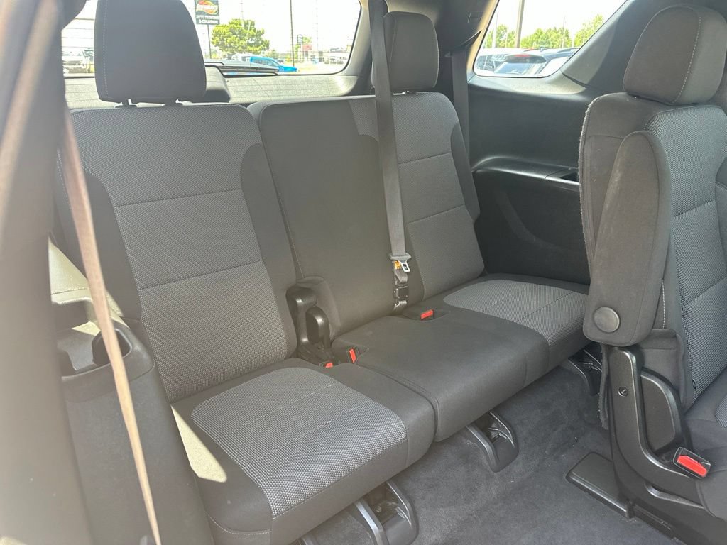 Used 2022 Chevrolet Traverse LT FWD image 25