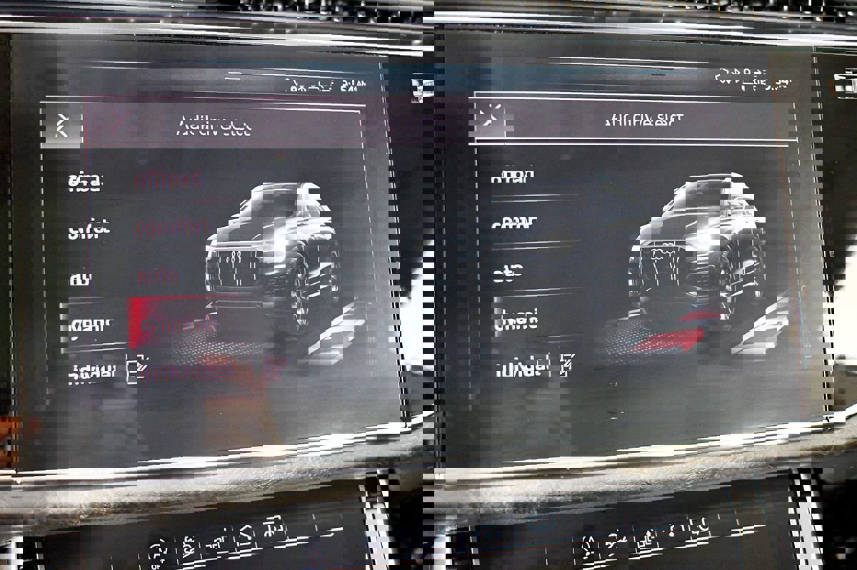 Used 2019 Audi Q8 Premium w/ Convenience Package image 34