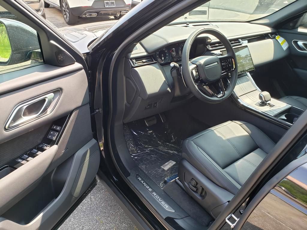 New 2026 Land Rover Range Rover Velar Dynamic SE image 4
