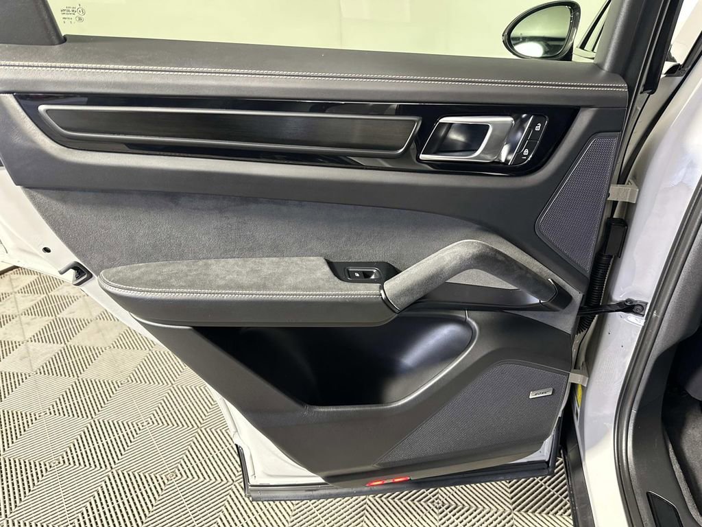 Used 2023 Porsche Cayenne Turbo GT image 29