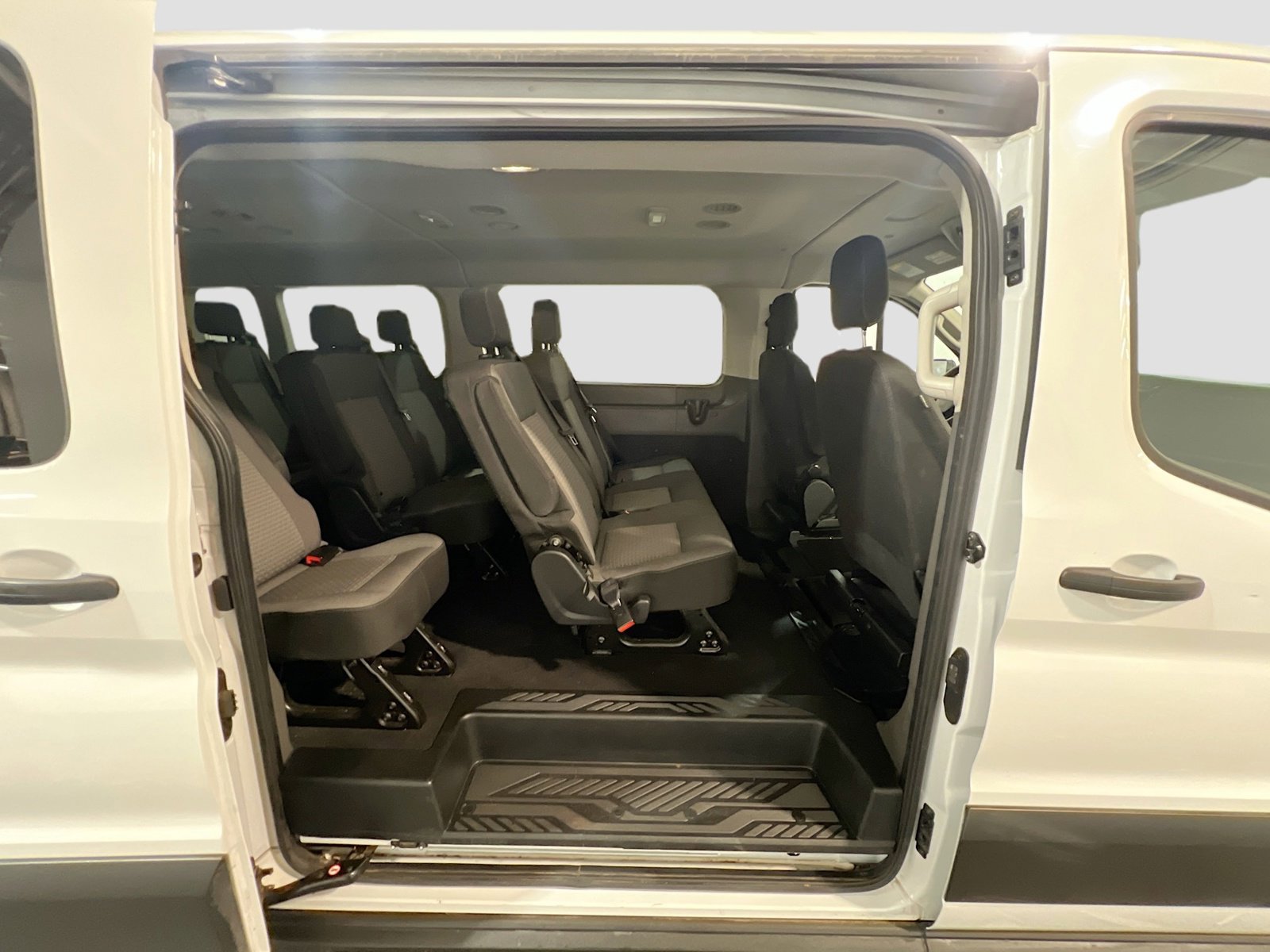 Used 2024 Ford Transit 350 XLT RWD image 18