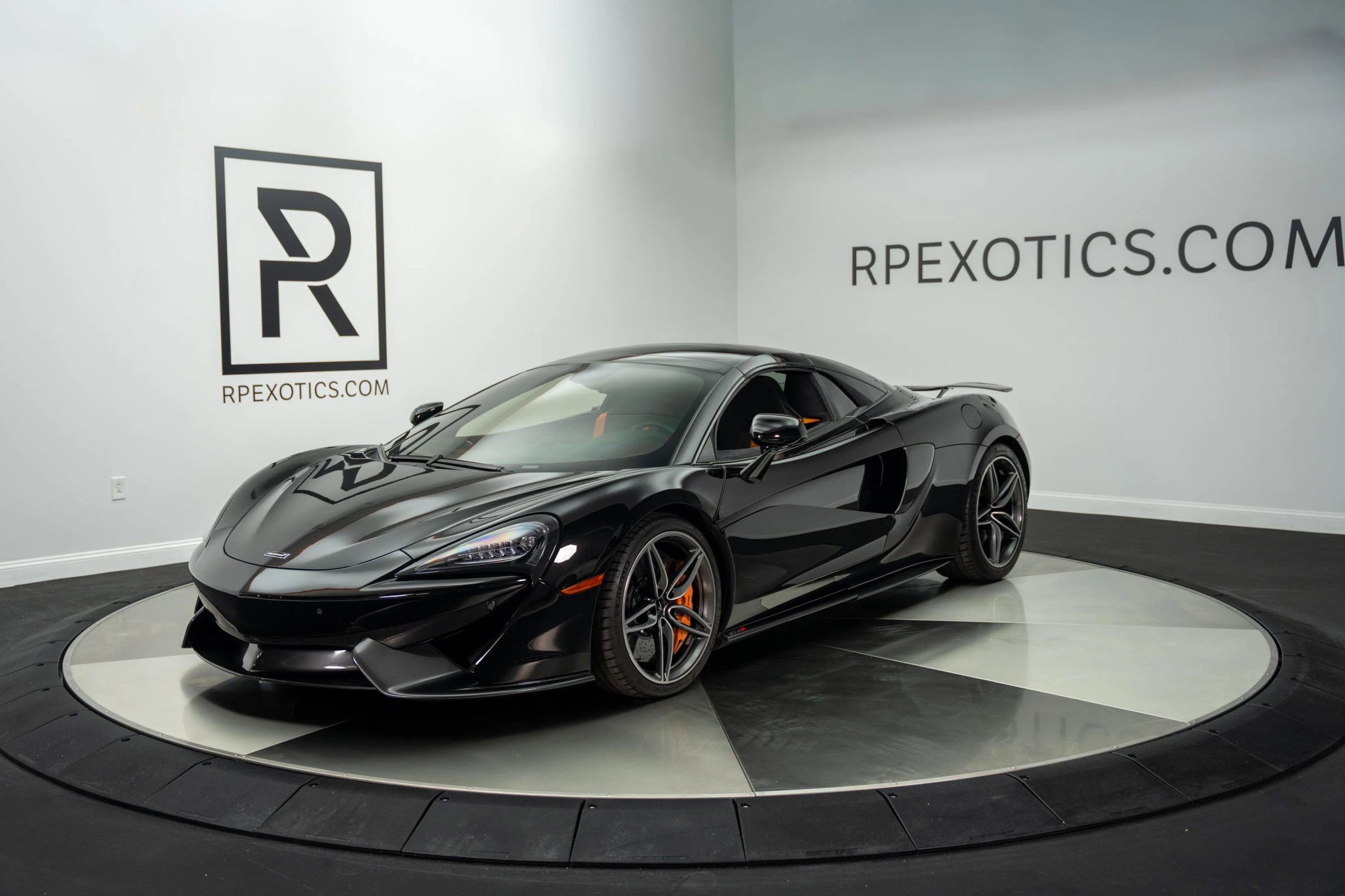 Used 2019 McLaren 570S Spider image 7