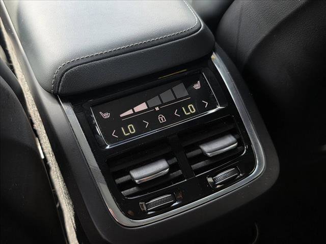 Used 2020 Volvo XC60 T5 R-Design image 14