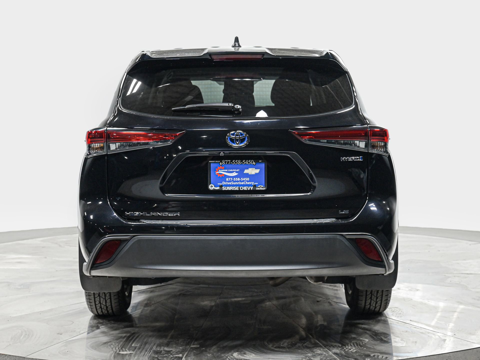 Used 2023 Toyota Highlander LE AWD/4WD image 5