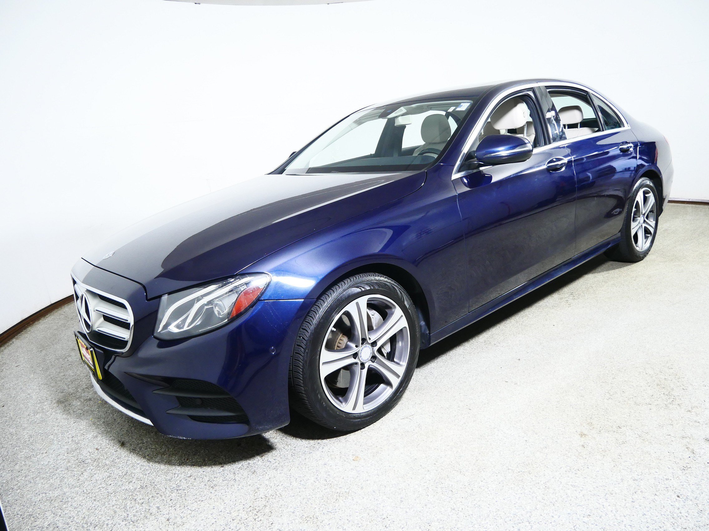 Used 2017 Mercedes-Benz E 300 4MATIC image 3