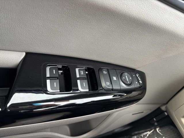 Used 2022 Kia Sportage EX w/ EX Technology Package image 13