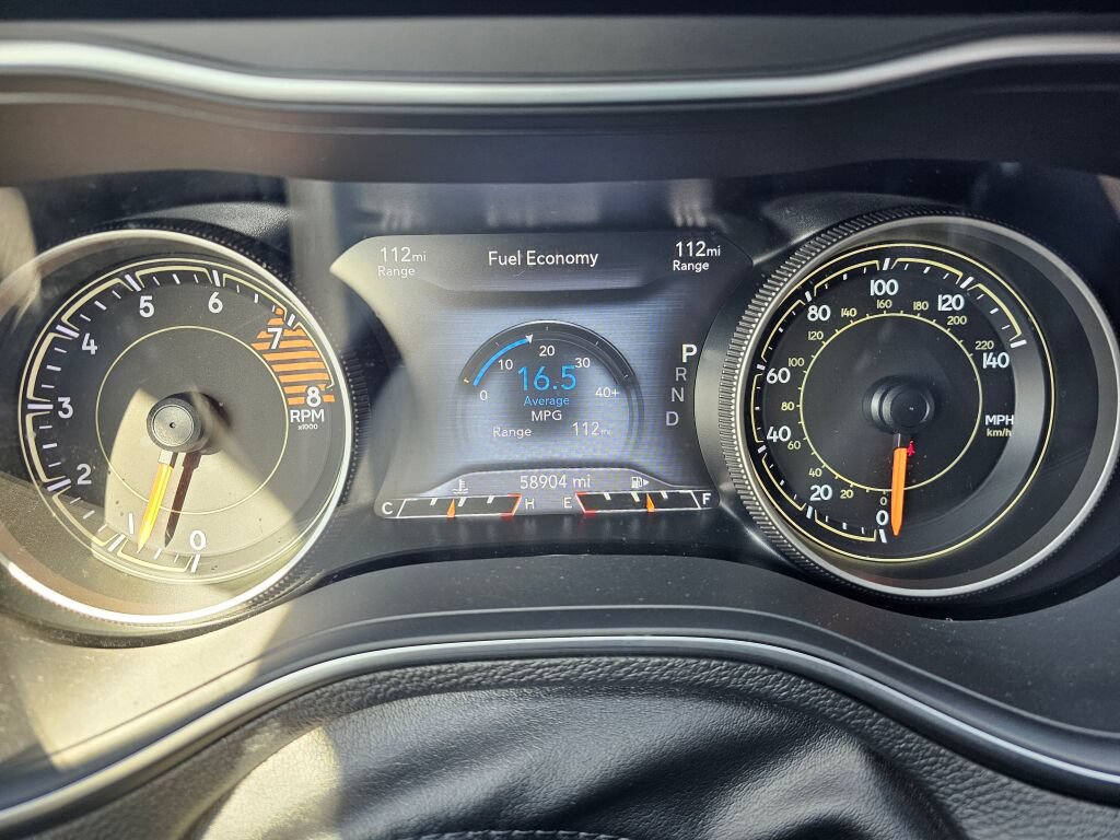 Used 2020 Jeep Cherokee Trailhawk AWD/4WD image 25