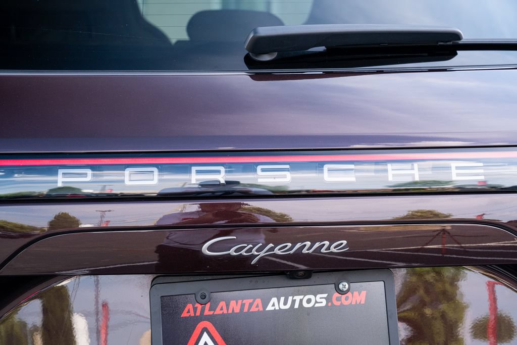 Used 2023 Porsche Cayenne Platinum Edition AWD/4WD image 17