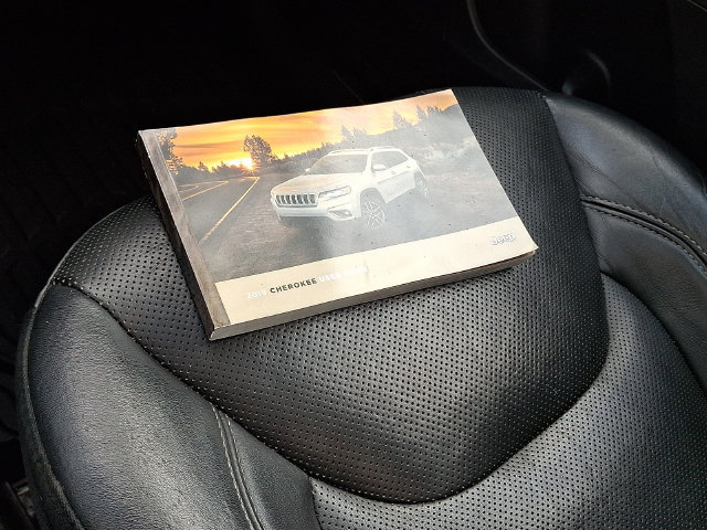 Used 2019 Jeep Cherokee Limited AWD/4WD image 26