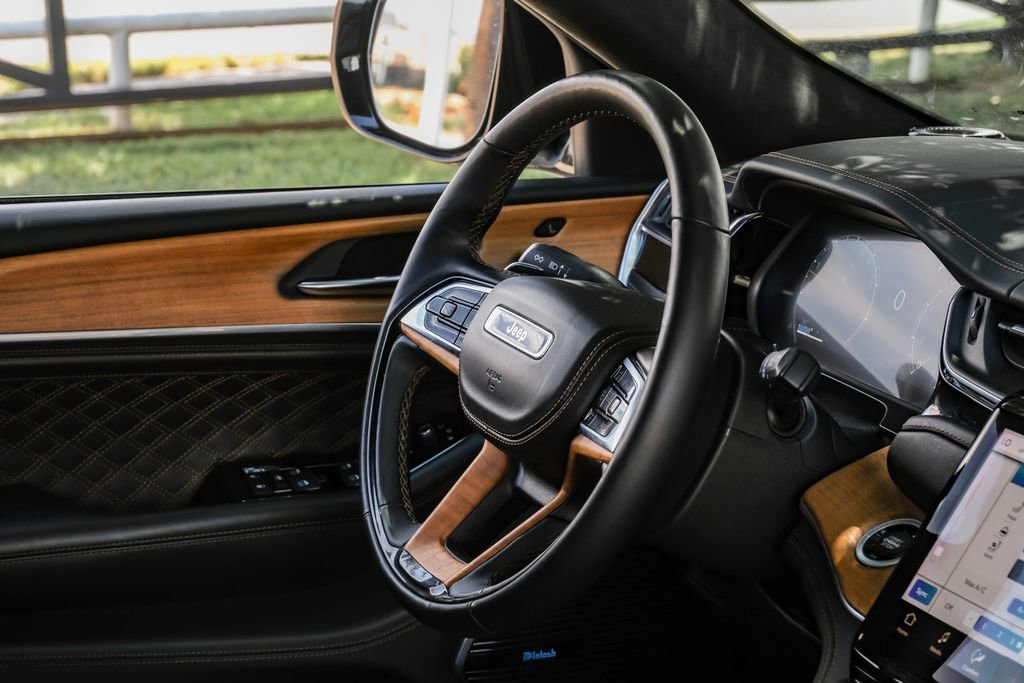 Used 2023 Jeep Grand Cherokee L Summit image 25