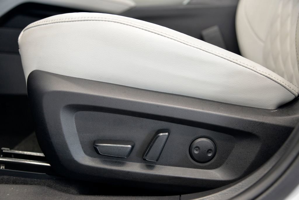 Used 2023 Mitsubishi Outlander SEL image 16